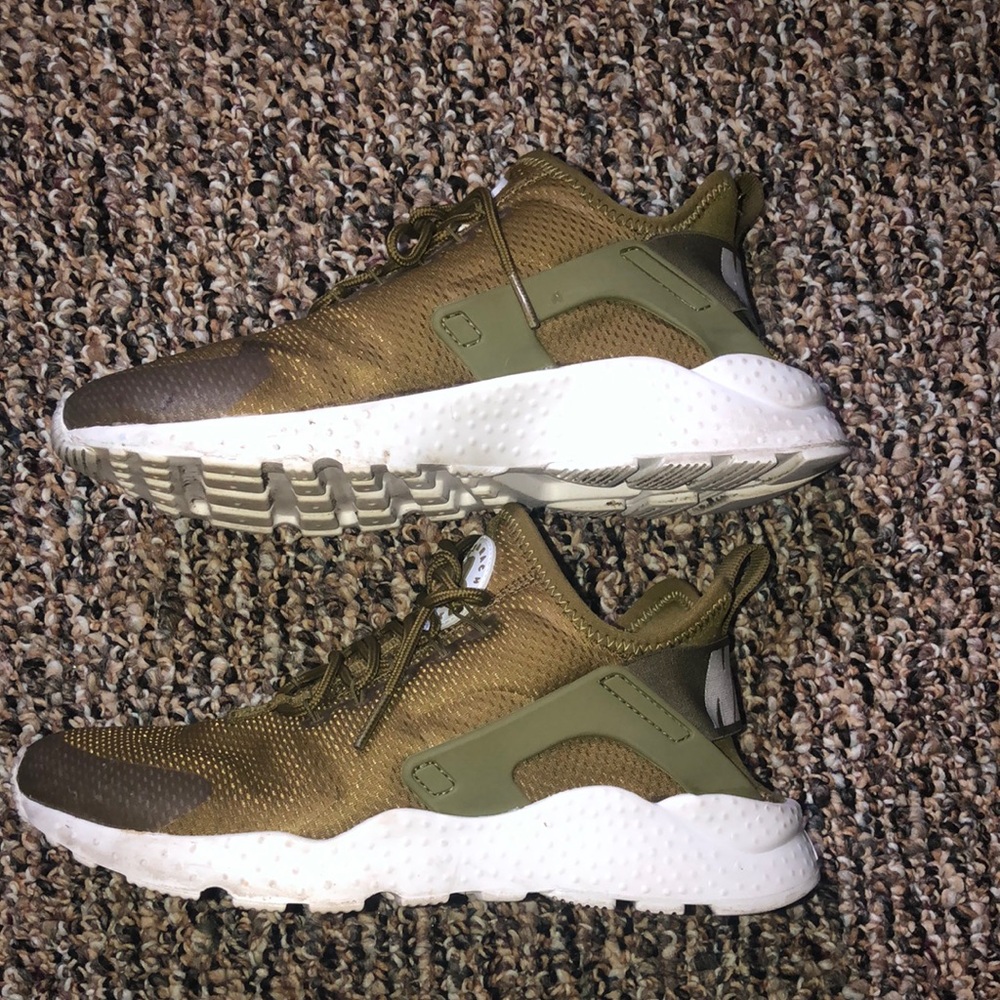 Size 7 Nike Hurache